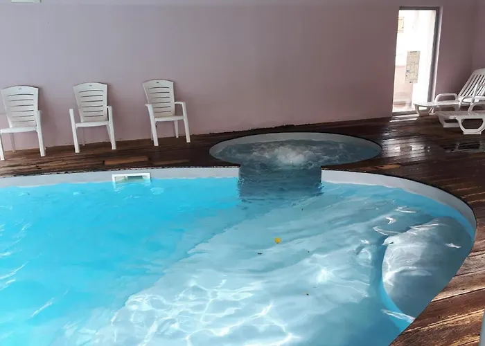 2 Avec Jardinet, Piscine Vue Sur La Montagne Appartement *